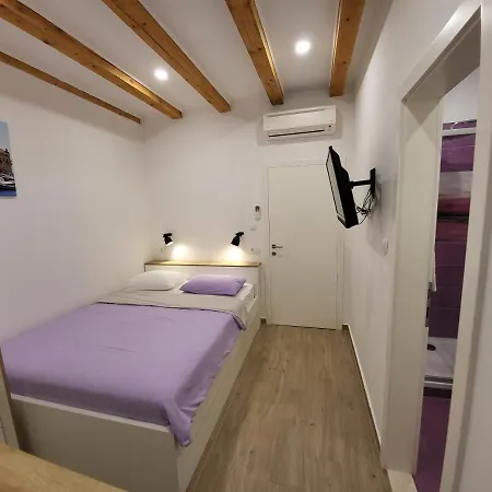 The Little Gem Bed & Breakfast 3*