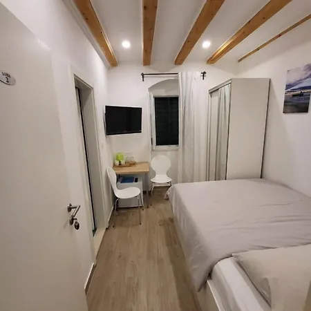 Bed and Breakfast The Little Gem