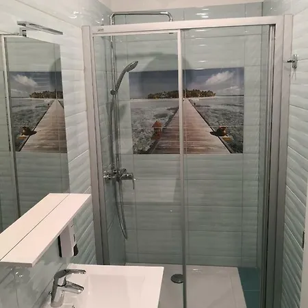 The Little Gem Couette-café