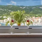 The Little Gem Bed & Breakfast 4*