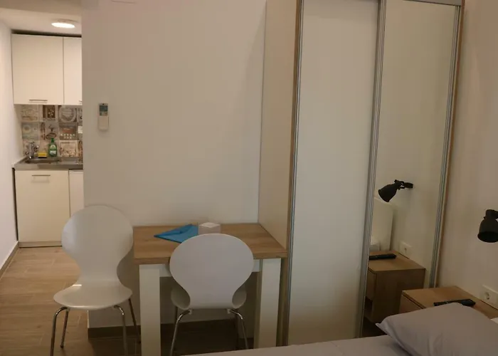 The Little Gem Отель типа 