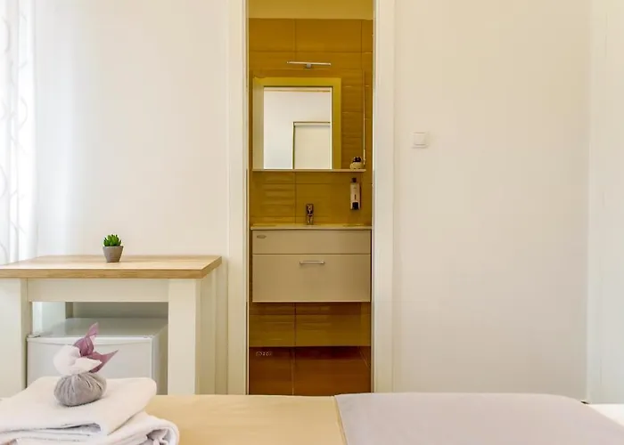 The Little Gem Комижа